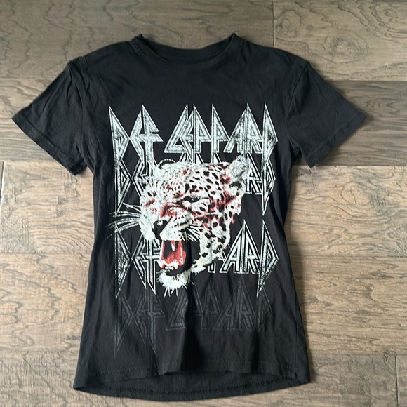 Set of 3 Def Leppard Graphic Women's Tops-all XS - Picture 6 of 8